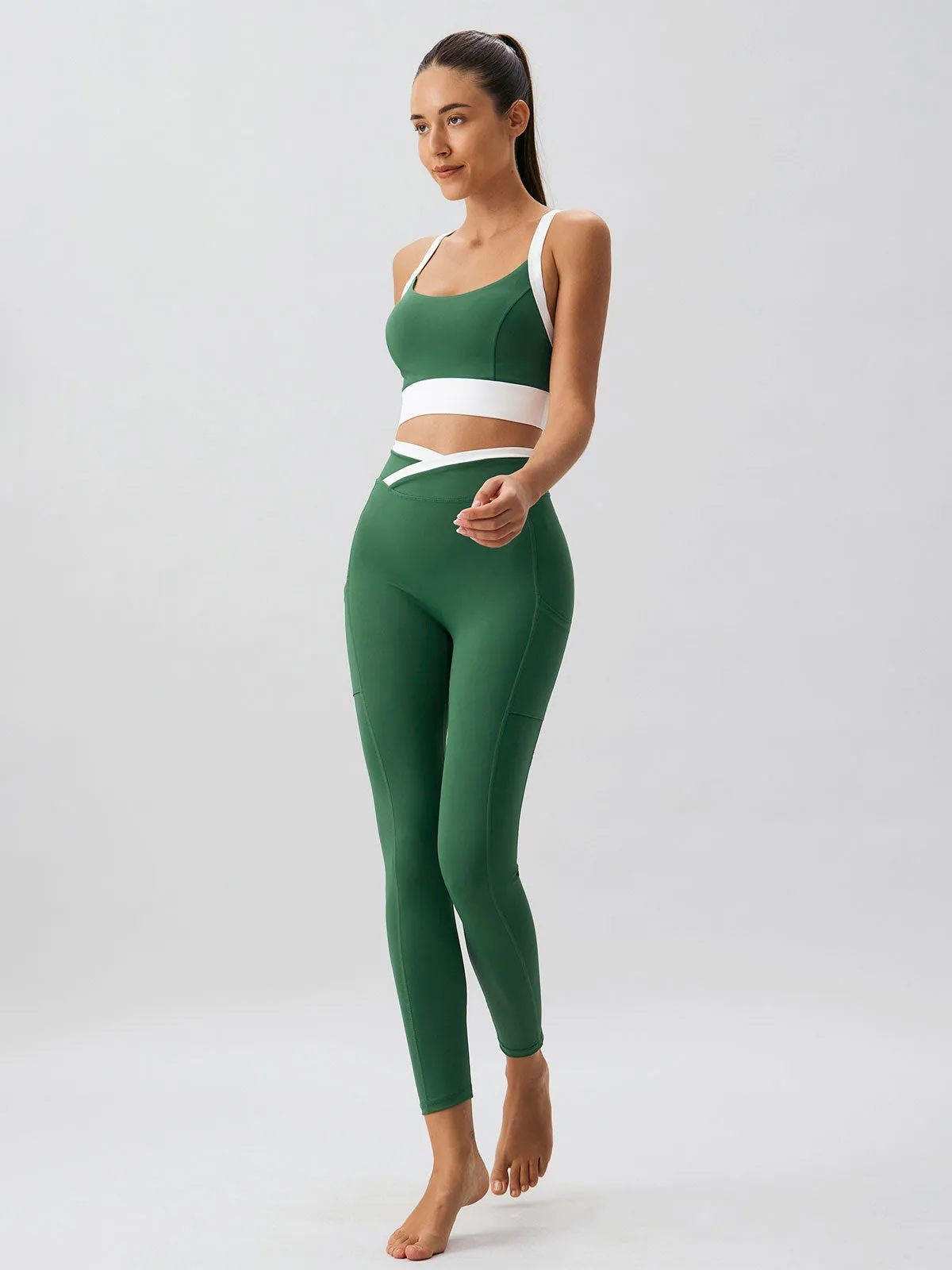 Green Contrast U Neck Sports Bra - High Support