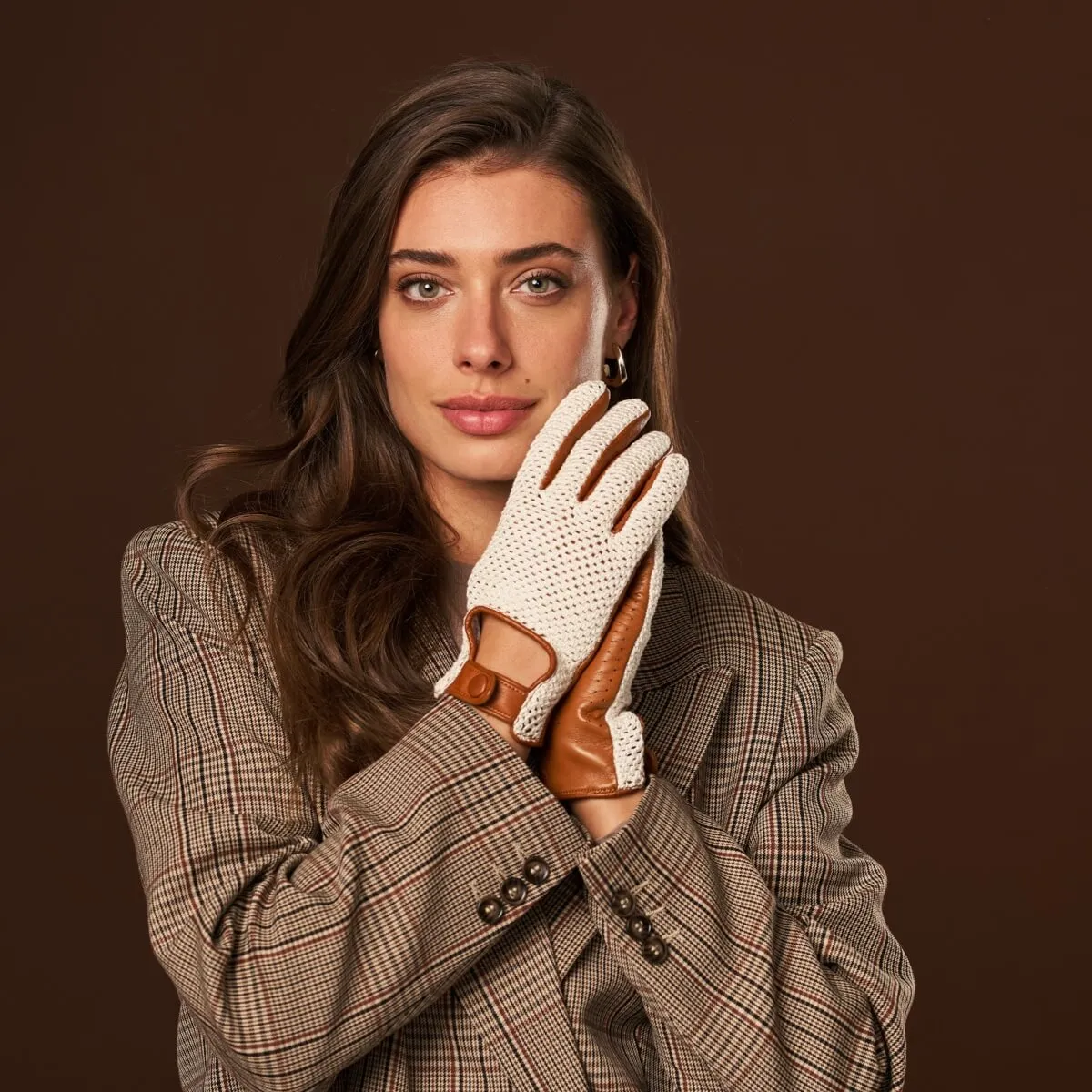 Valeria (cognac) - Hand-sewn Italian crochet driving gloves from lambskin leather