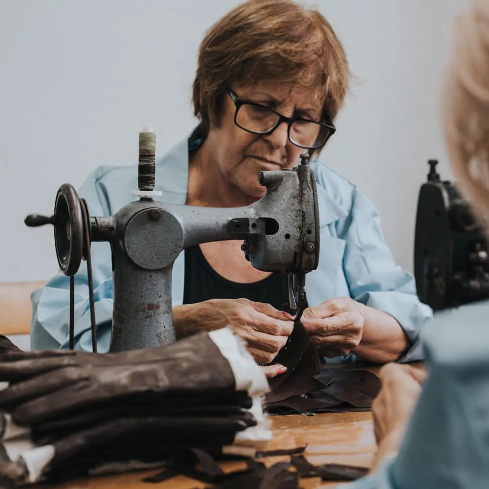 Vincenzo (brown): fingerless Italian driving gloves made of American deerskin leather